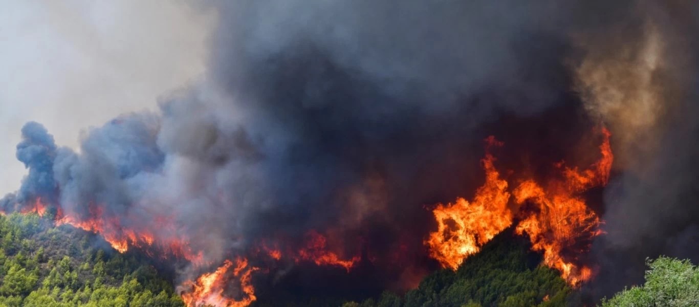 Δυτική Μακεδονία: Σε ύφεση η φωτιά - Οι κάτοικοι επιστρέφουν στους οικισμούς που είχαν εκκενωθεί